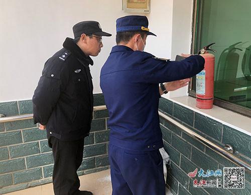 浮梁縣消防救援大隊(duì)開展消防產(chǎn)品監(jiān)督檢查 圖